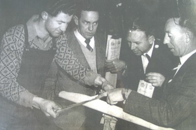 m-monaghan-with-test-cricketers.jpg